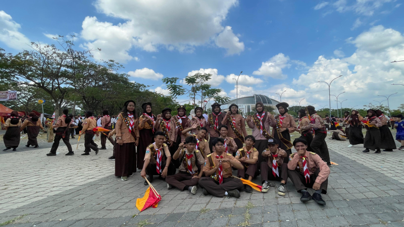 unmerbaya.ac.id